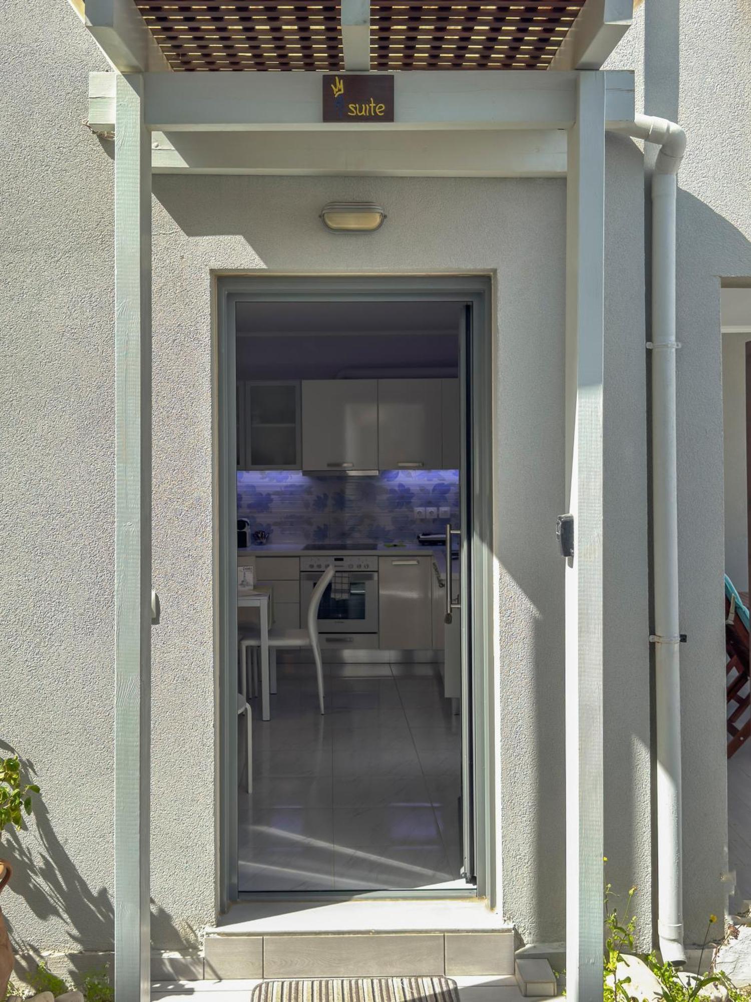 Alisahni Villa & Suite Kato Daratso Luaran gambar
